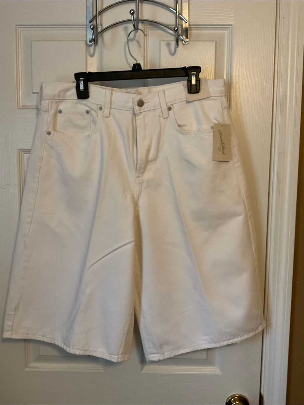 Universal Thread Women's High Rise White Denim Jorts Shorts Size 12 NWT